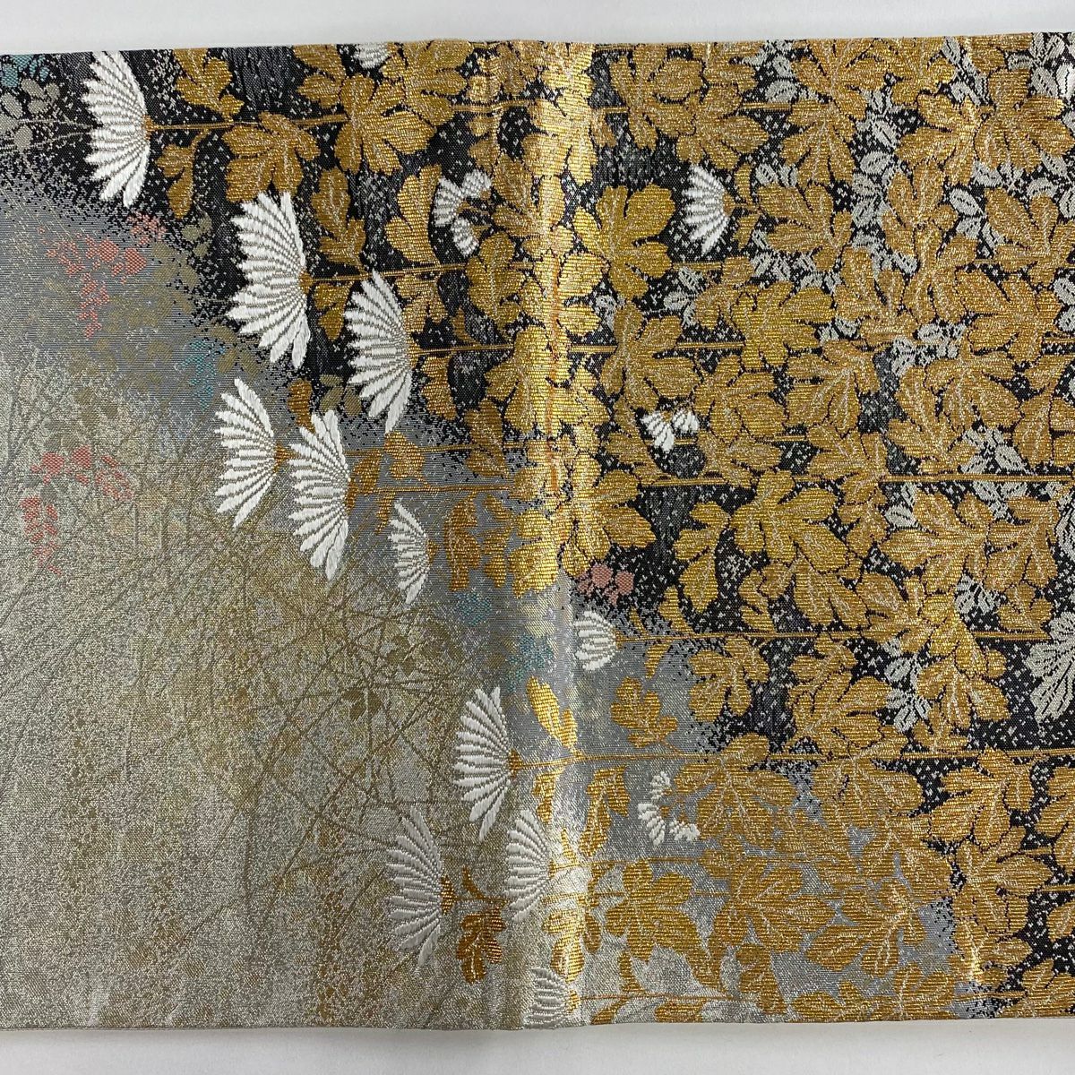 【美品】 袋帶 秀品級 草花紋紋 金金箔 銀 六通 純蠶絲