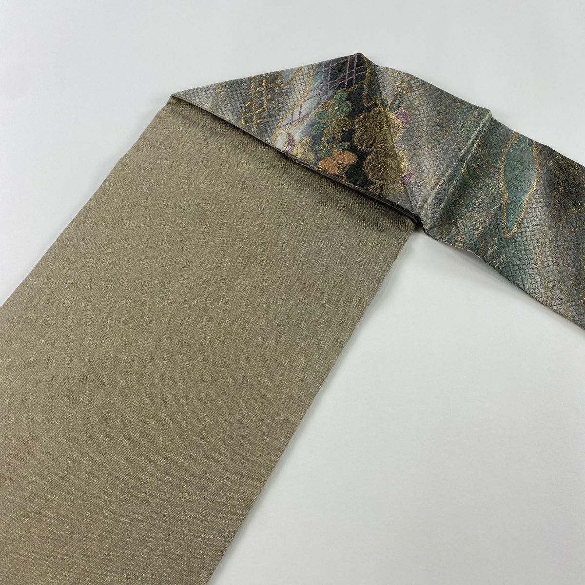 【美品】 名古屋帶 秀品級 草花紋紋 霞 金絲 金金箔 灰綠 純蠶絲