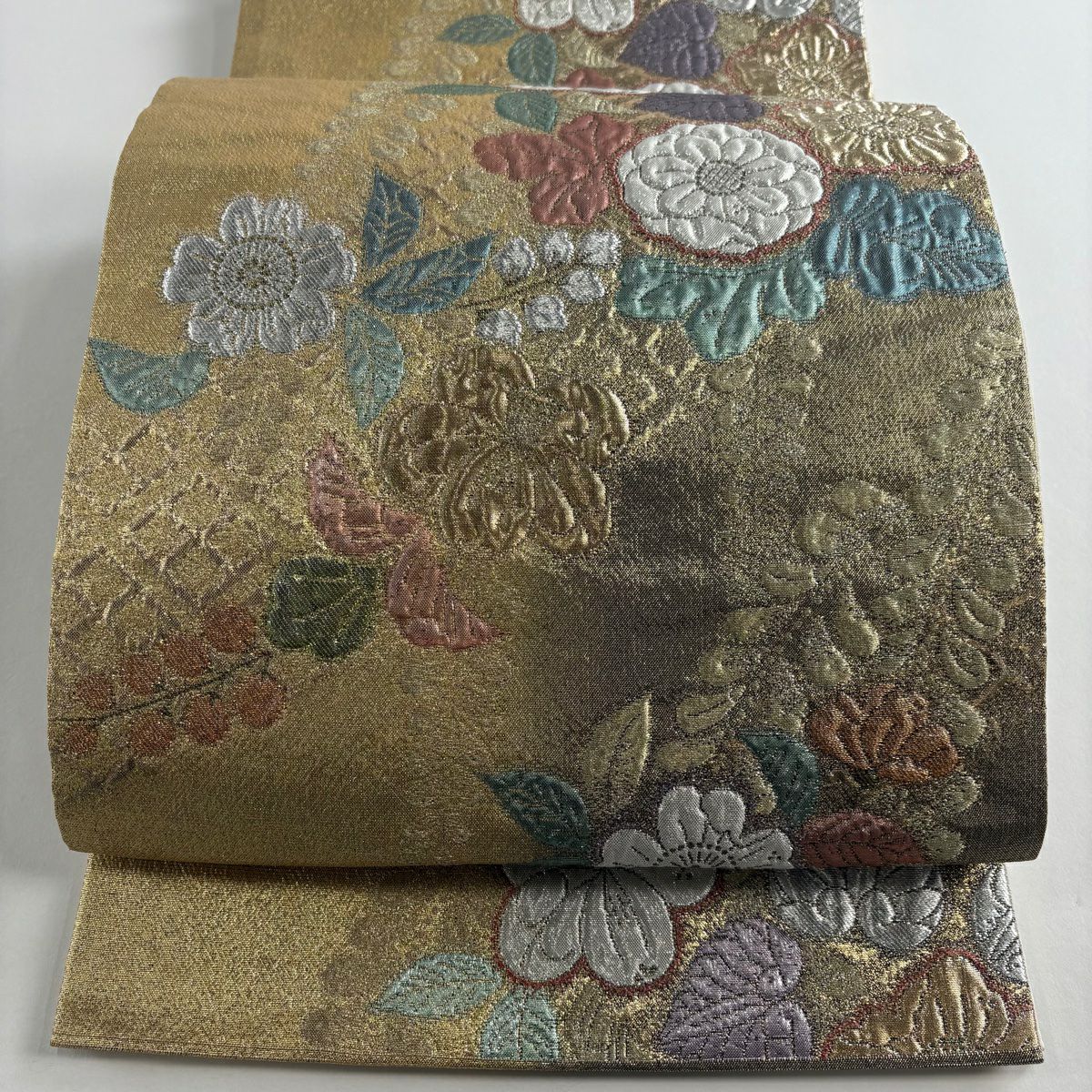 【美品】 袋帶 秀品級 草花紋紋 菱形 金金箔 金銀彩 金色 お太鼓圖案 純蠶絲
