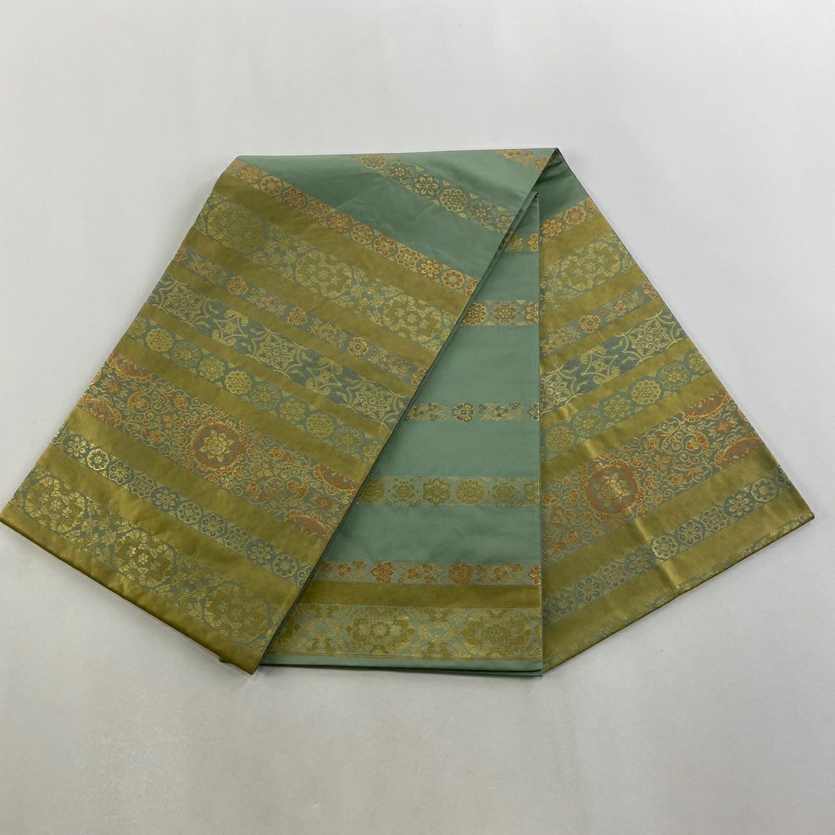 【美品】 袋帶 秀品級 華紋 花唐草紋 金金箔 金絲 灰綠 お太鼓柄 純蠶絲