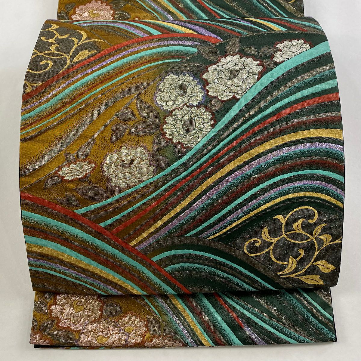 【美品】 袋帶 秀品級 草花紋 波 金金箔 金銀彩 山吹茶 六通 純蠶絲