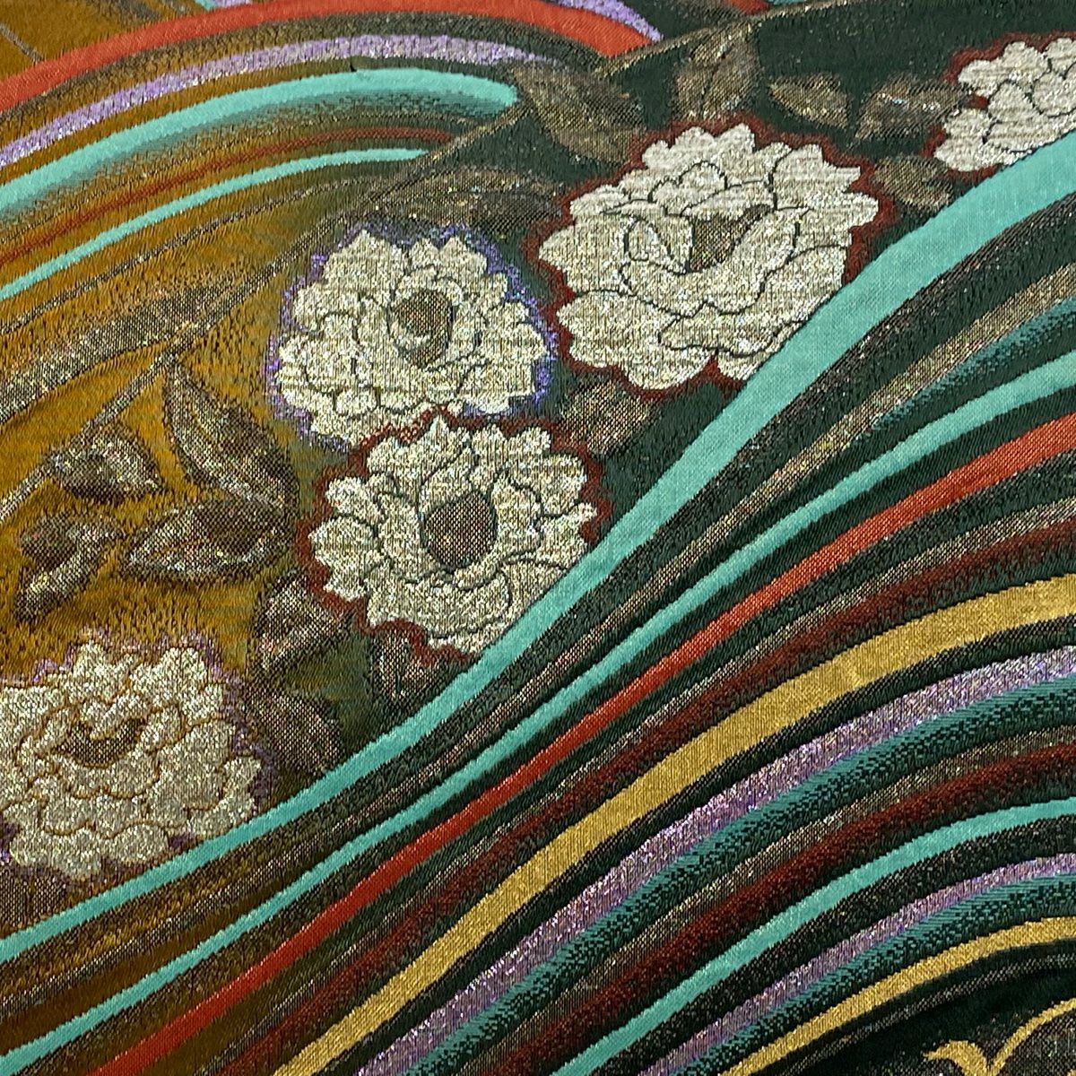 【美品】 袋帶 秀品級 草花紋 波 金金箔 金銀彩 山吹茶 六通 純蠶絲