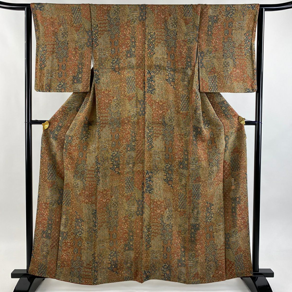 【美品】 小紋 身長161.5cm 袖長63.5cm S 雙層 二代目 更甚 落款あり 草花紋紋 建物 縮緬 紅茶 純蠶絲 秀品級