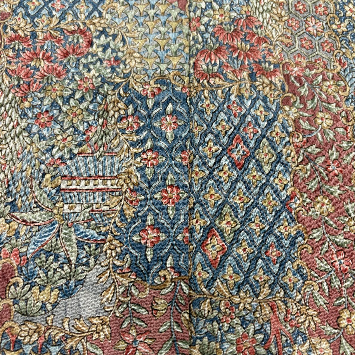 【美品】 小紋 身長161.5cm 袖長63.5cm S 雙層 二代目 更甚 落款あり 草花紋紋 建物 縮緬 紅茶 純蠶絲 秀品級