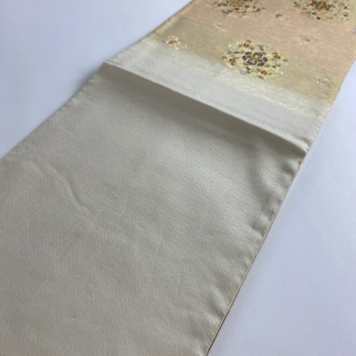【美品】 袋帶 秀品級 華紋 花唐草紋 金絲 金金箔 米色 六通 純蠶絲