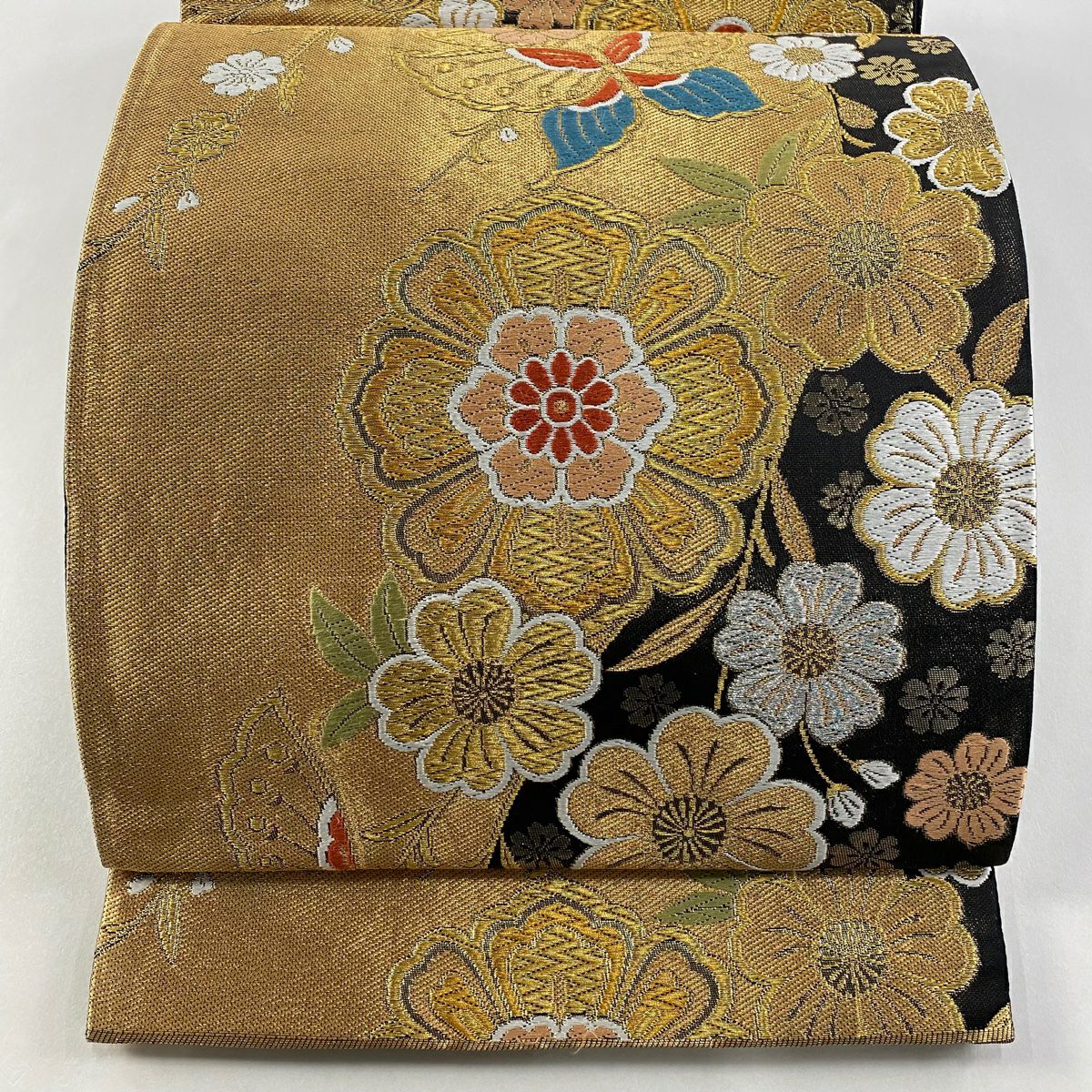 【美品】 袋帶 秀品級 草花紋紋 蝶 金銀彩 金色 六通 純蠶絲