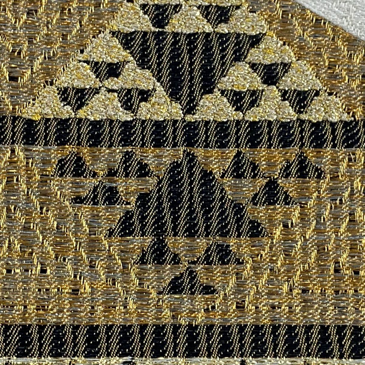 【美品】 名古屋帶 逸品級 鱗紋 縞紋 金絲 金金箔 米色 純蠶絲