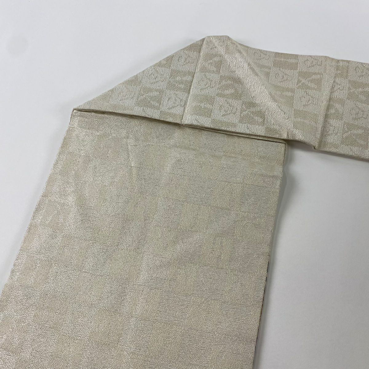 【美品】 名古屋帶 逸品級 鱗紋 縞紋 金絲 金金箔 米色 純蠶絲