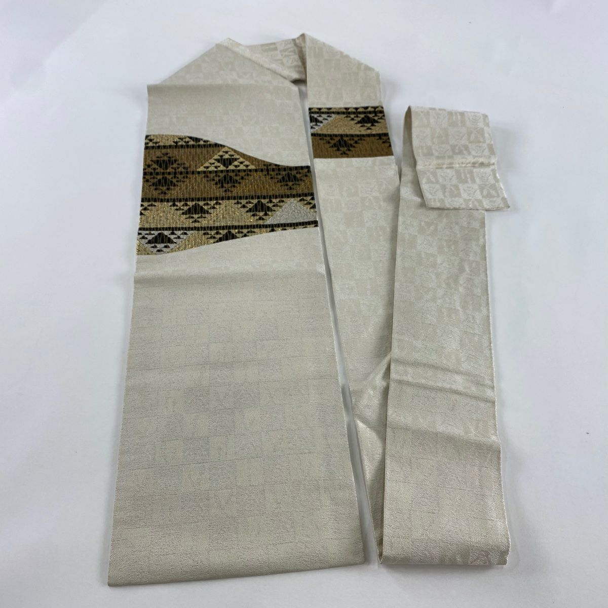 【美品】 名古屋帶 逸品級 鱗紋 縞紋 金絲 金金箔 米色 純蠶絲