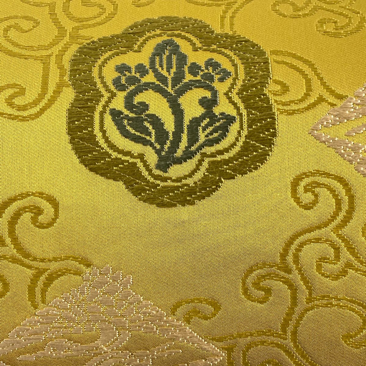 【美品】 名古屋帶 名品級 草木染 向仙鶴 草花紋 唐織 芥末色 純蠶絲