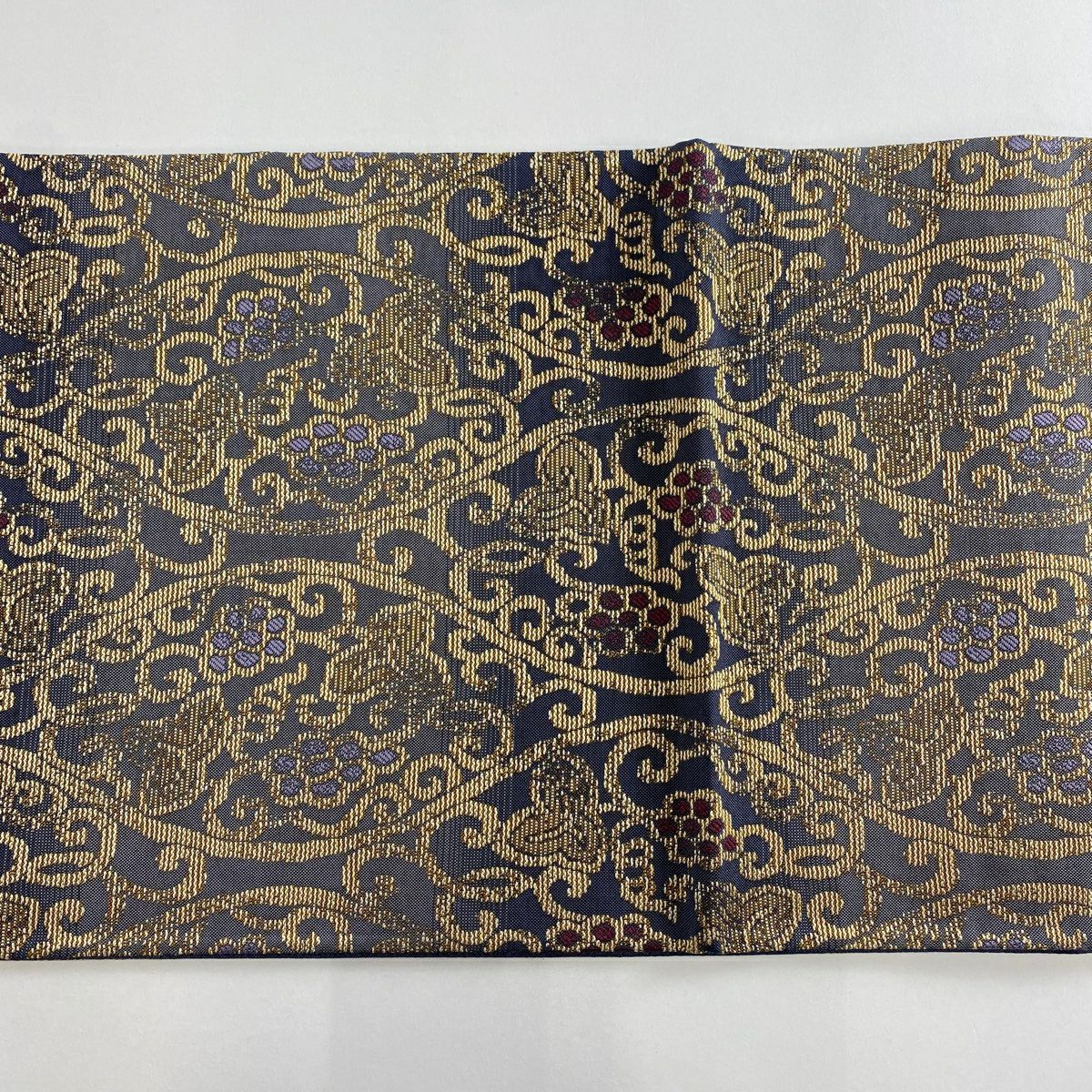 【美品】 袋帶 名品級 葡萄唐草紋 金糸 灰色 六通 純蠶絲