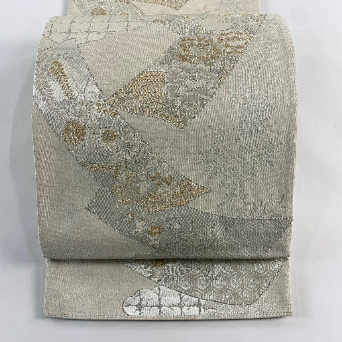 【美品】 袋帶 名品級 落款あり 關西裁縫 短冊 草花紋 金銀彩 金金箔 奶油 全通 純蠶絲