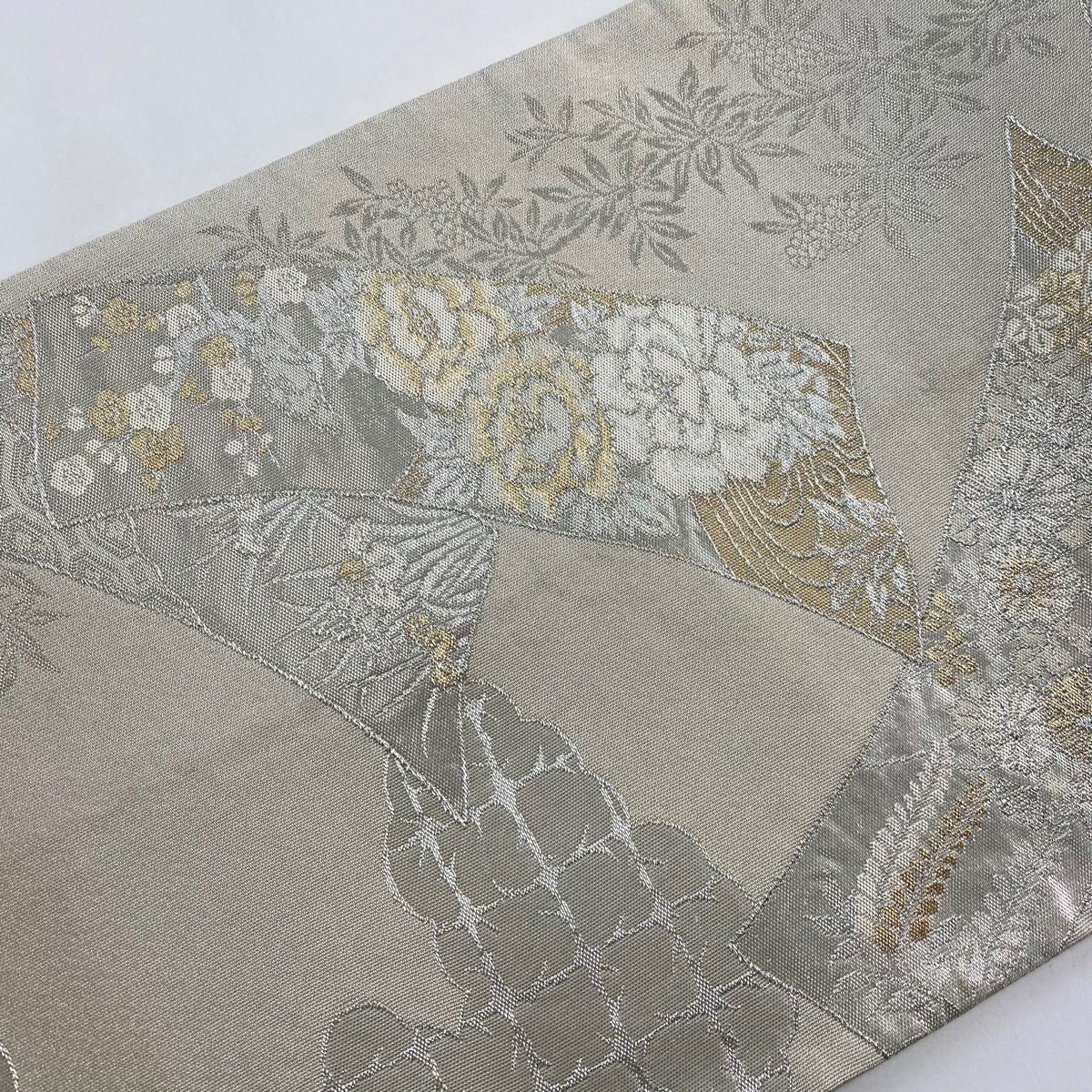 【美品】 袋帶 名品級 落款あり 關西裁縫 短冊 草花紋 金銀彩 金金箔 奶油 全通 純蠶絲