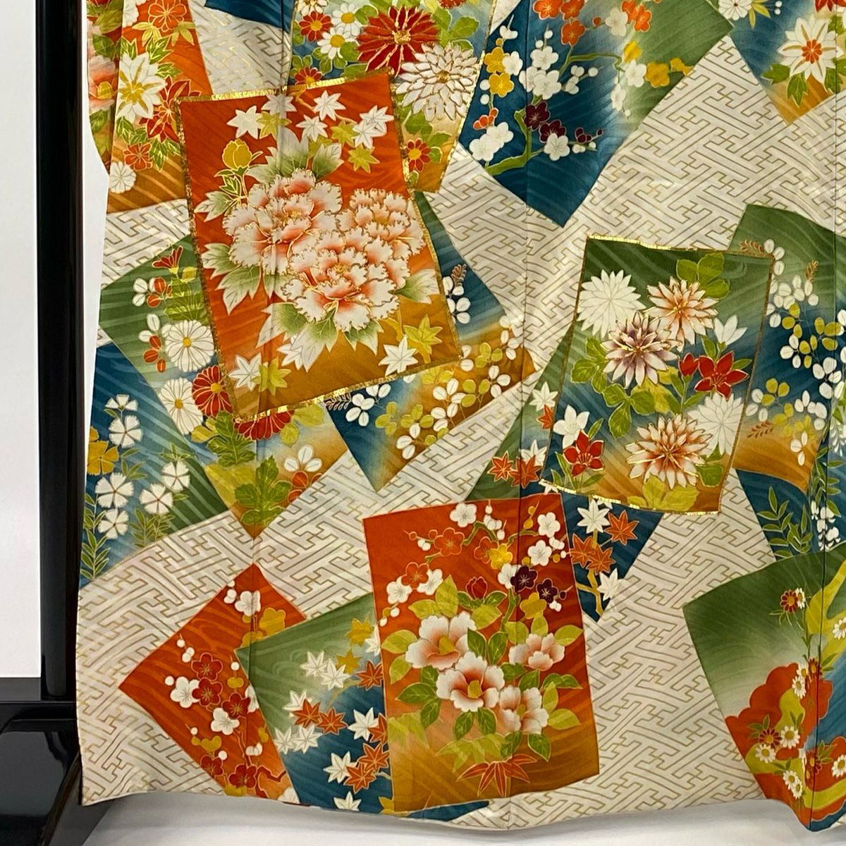 振袖禮服 身長167cm 袖長65cm M 雙層 色紙 草花紋紋 刺繡 金線 奶油色 純蠶絲 名品級