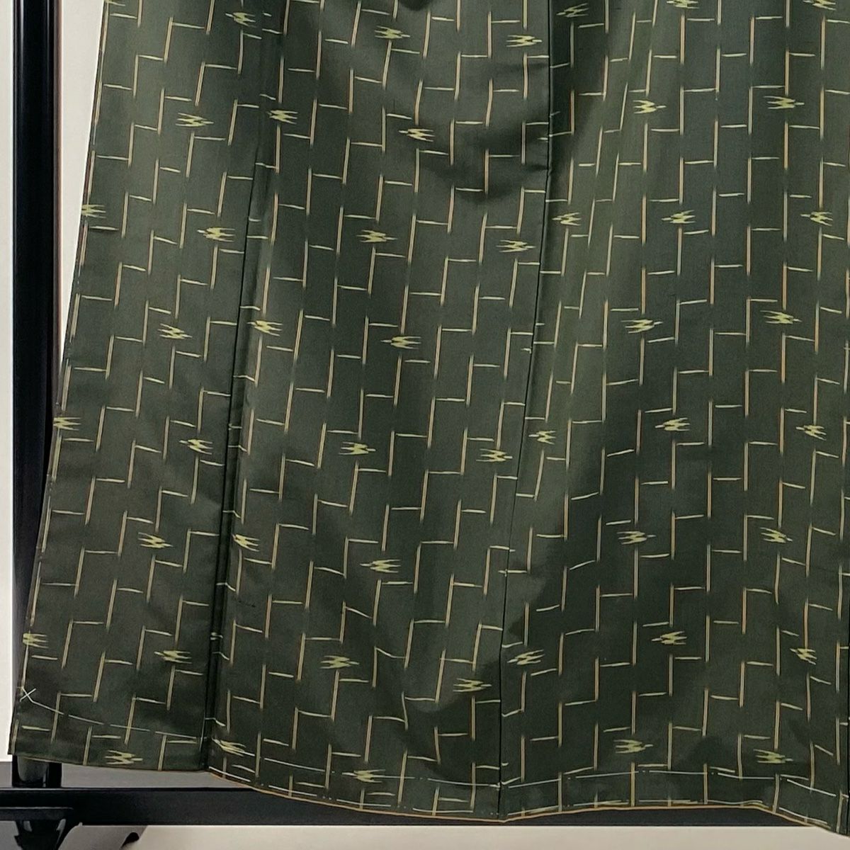 【美品】 紬織 身長160.5cm 袖長63cm S 雙層 燕 幾何學圖案 深綠 純蠶絲 名品級