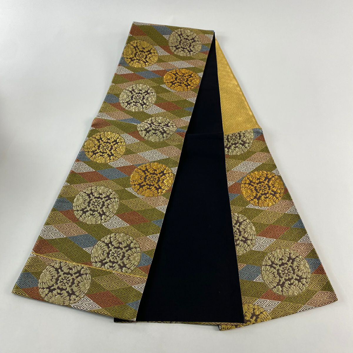 【美品】 袋帶 秀品級 浮線綾紋 入子菱 金絲 茶綠 六通 純蠶絲