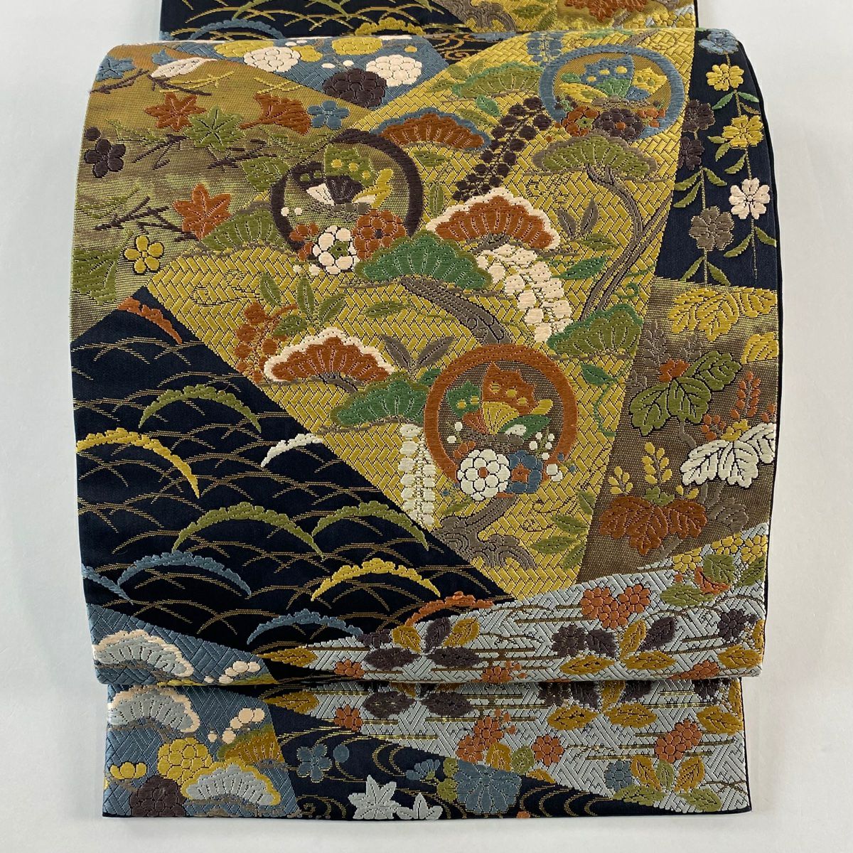 【美品】 袋帶 秀品級 笠松樹 蝶 金金箔 黑 六通 純蠶絲
