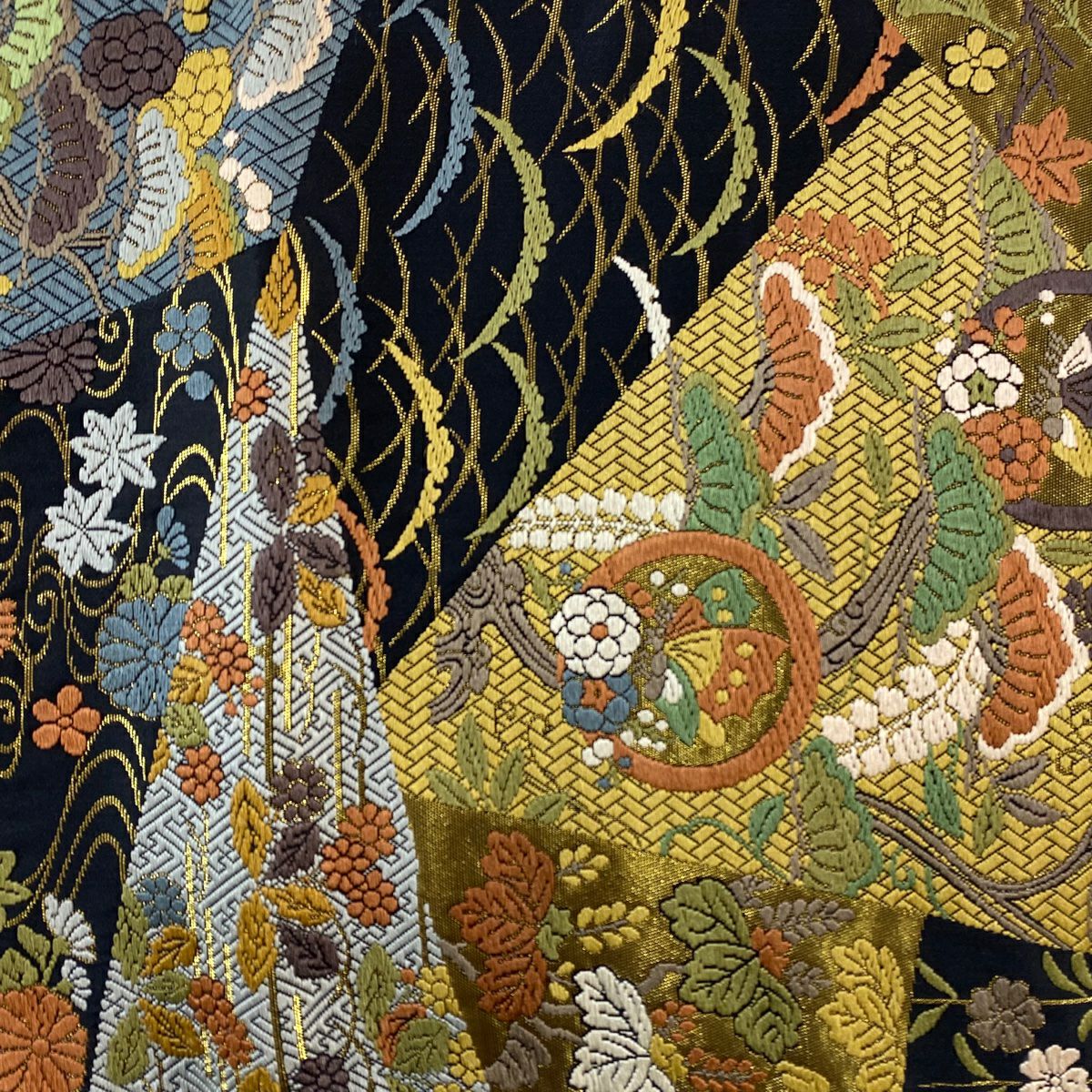 【美品】 袋帶 秀品級 笠松樹 蝶 金金箔 黑 六通 純蠶絲