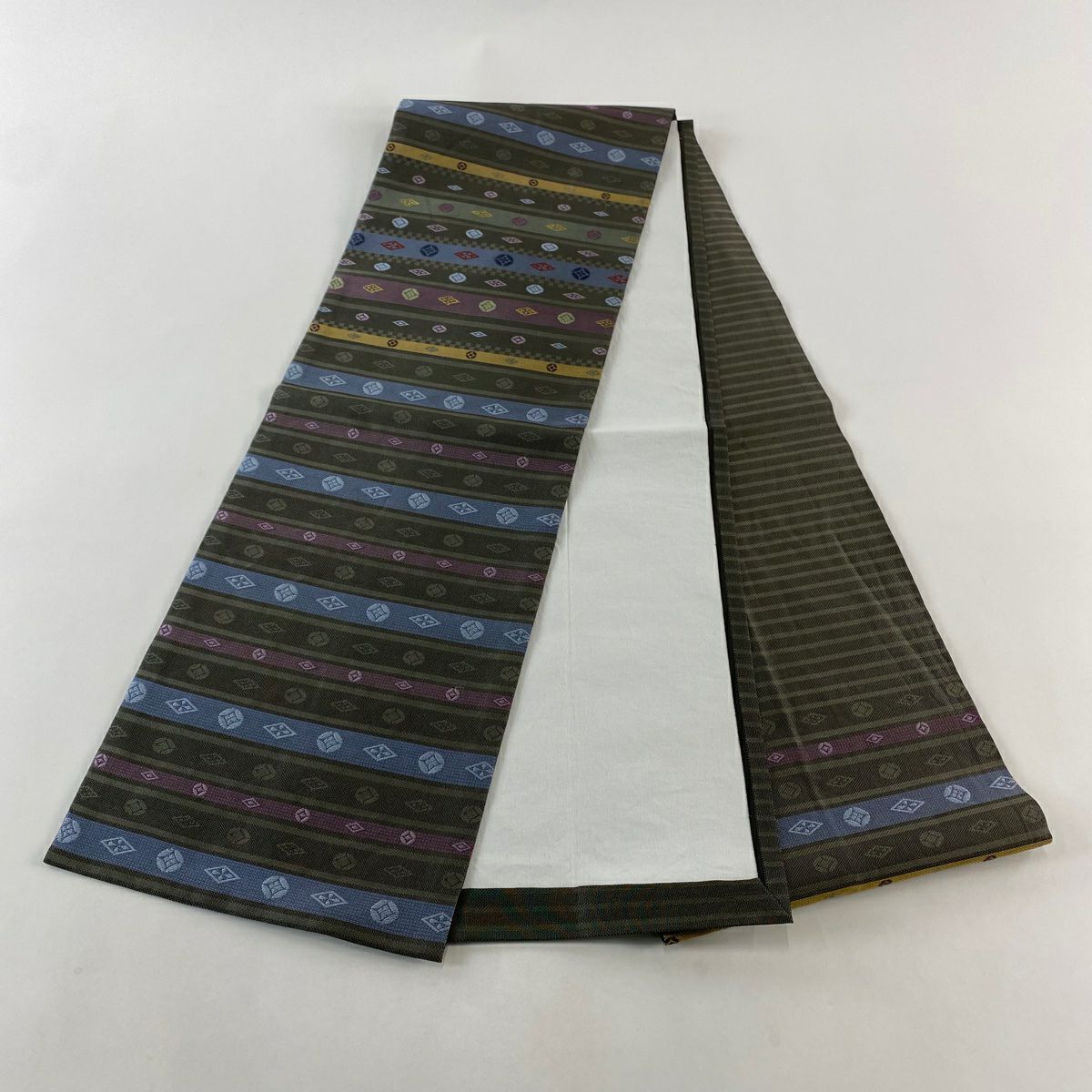 【美品】 開口名古屋帶 優品級 段紋 七寶 金絲 灰色 純蠶絲