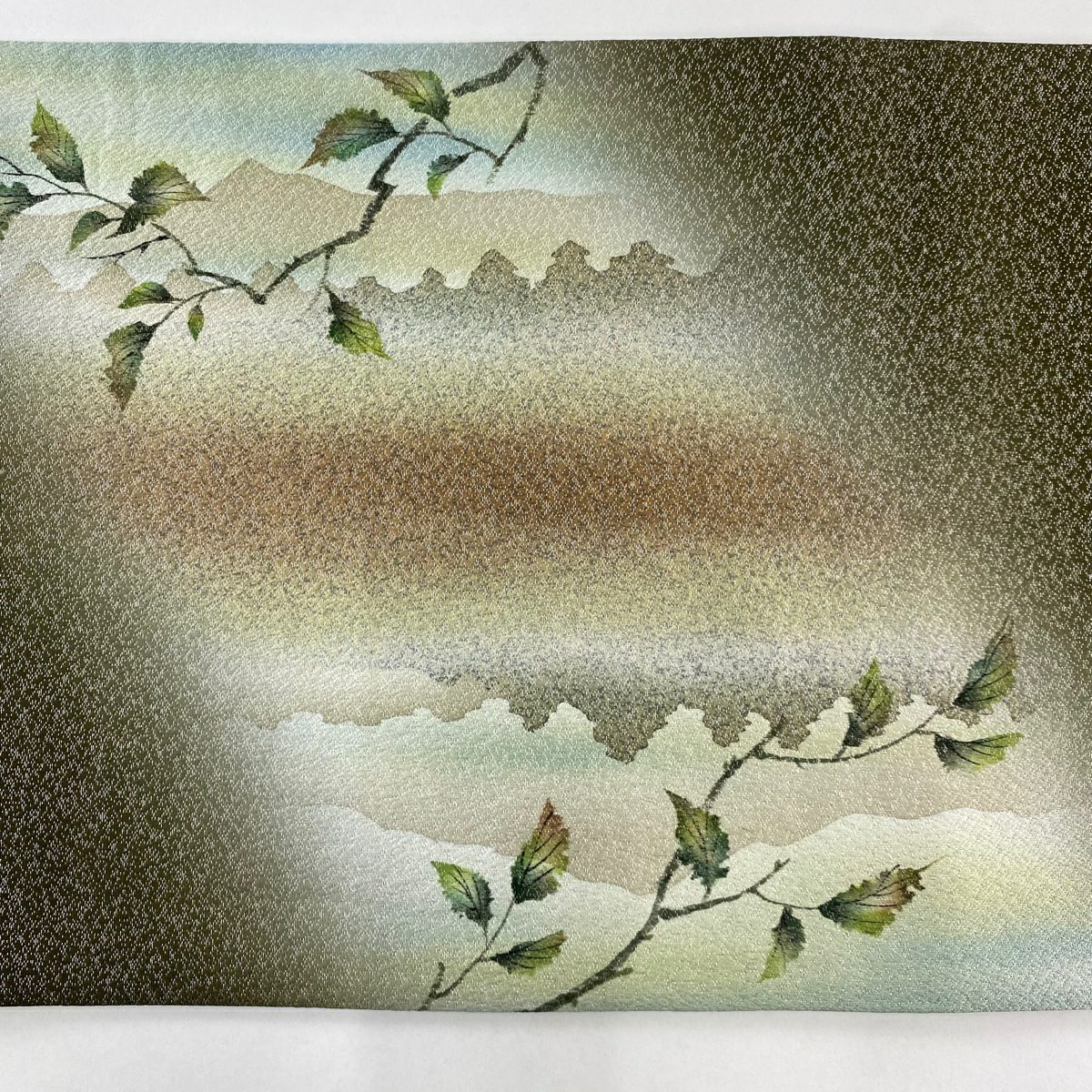 【美品】 袋帶 秀品級 附有落款 樹木 遠山 銀糸 茶綠 お太鼓圖案 純蠶絲