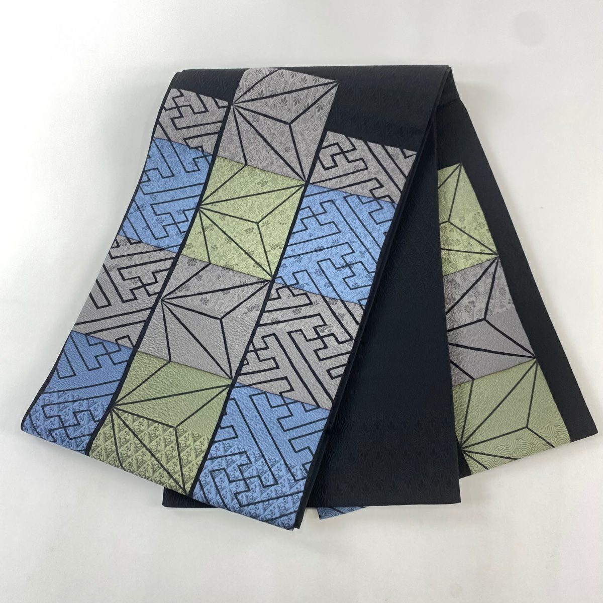 【美品】 袋帶 秀品級 紗綾形 花唐草紋 黑 お太鼓圖案 純蠶絲