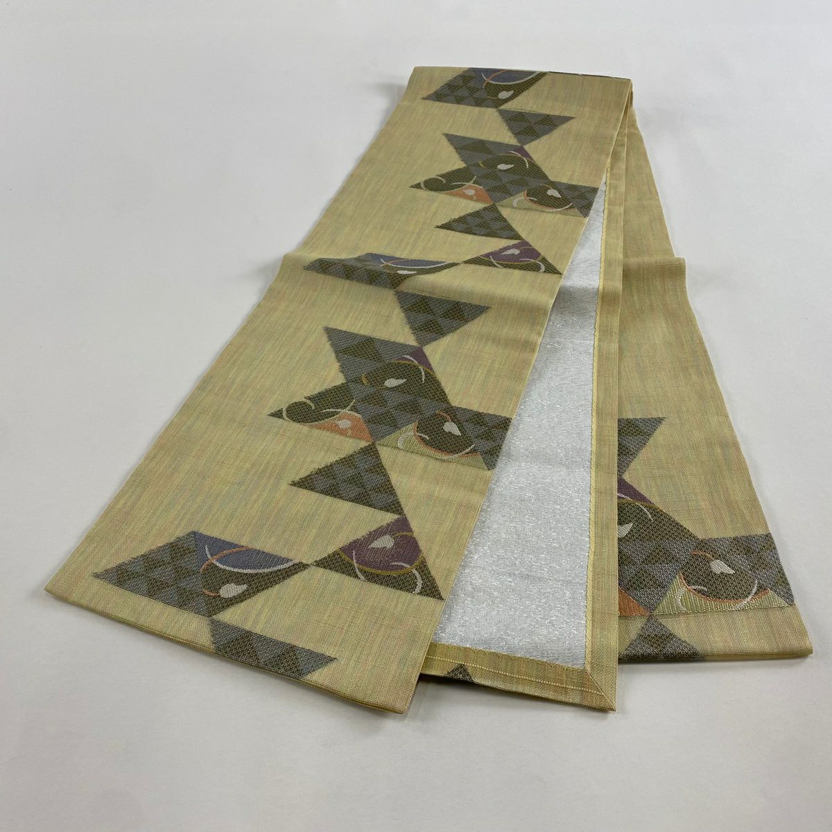 【美品】 開口名古屋帶 優品級 夏帶 花唐草紋 鱗 金絲 米色 純蠶絲