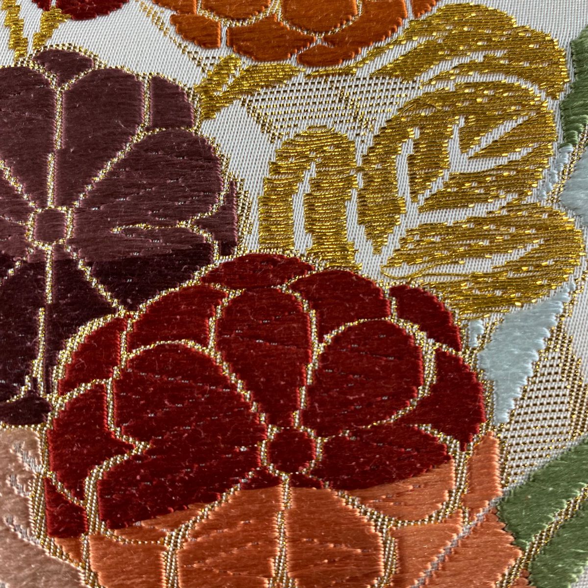 【美品】 袋帶 秀品級 草花紋紋 金糸刺繡 奶油色 六通 純蠶絲