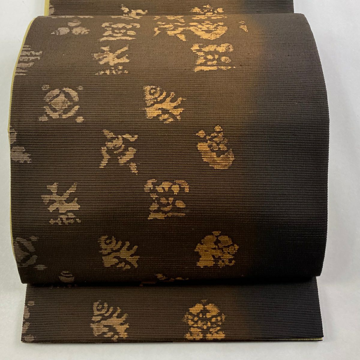 【美品】 袋帶 秀品級 寶盡くし 幾何學 漸變 焦茶 全通 純蠶絲