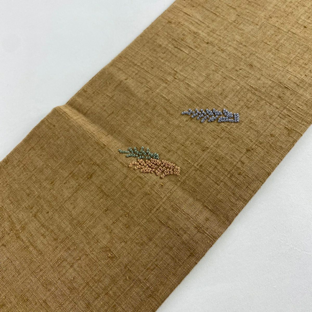 【美品】 名古屋帶 秀品級 紬織織 色紙 生物 刺繡 茶 純蠶絲