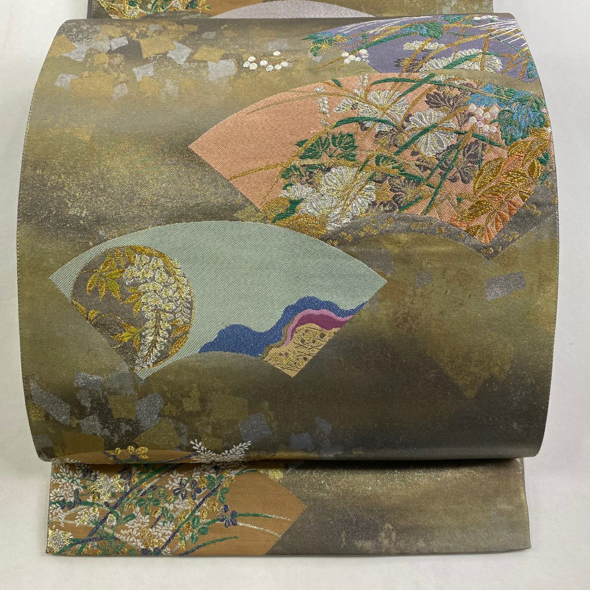 【美品】 袋帶 秀品級 扇子面 草花紋 金銀彩 金金箔 灰茶 六通 純蠶絲