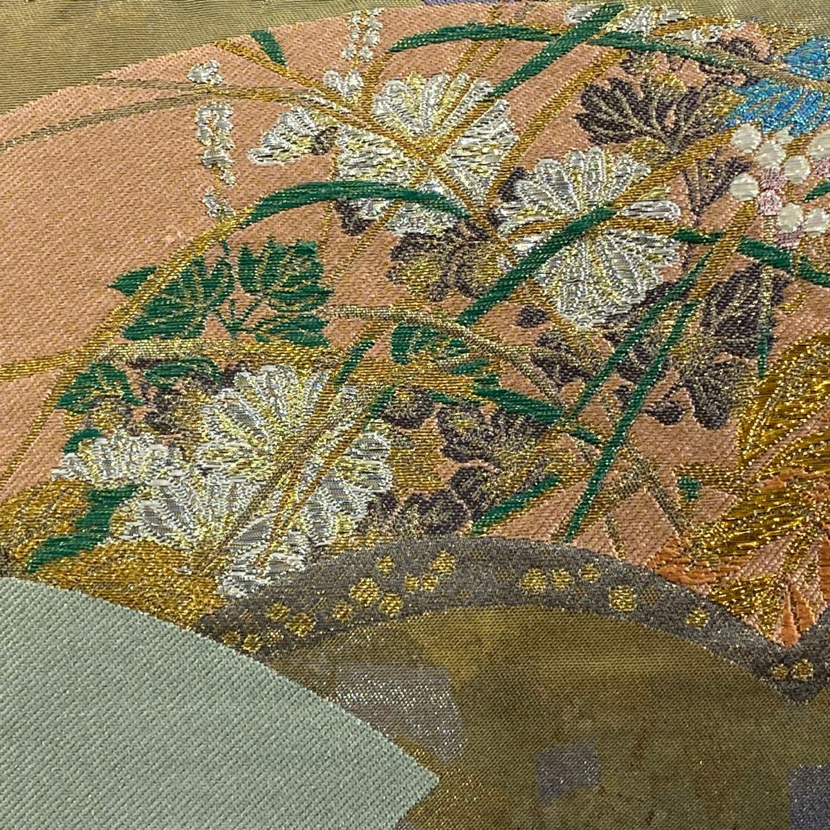 【美品】 袋帶 秀品級 扇子面 草花紋 金銀彩 金金箔 灰茶 六通 純蠶絲