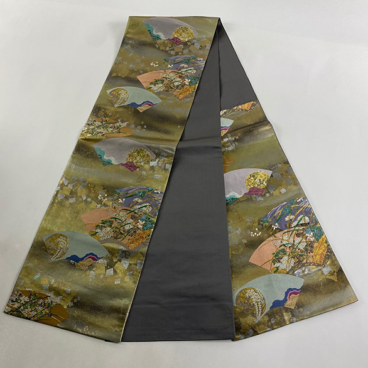 【美品】 袋帶 秀品級 扇子面 草花紋 金銀彩 金金箔 灰茶 六通 純蠶絲