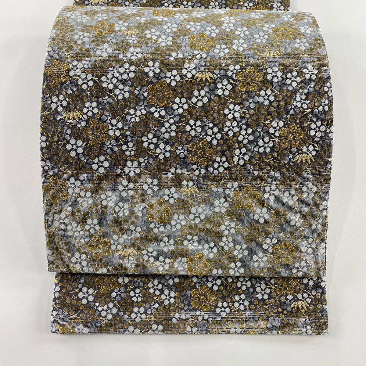 【美品】 袋帶 名品級 梅花鉢 笹 金絲 灰色 六通 純蠶絲