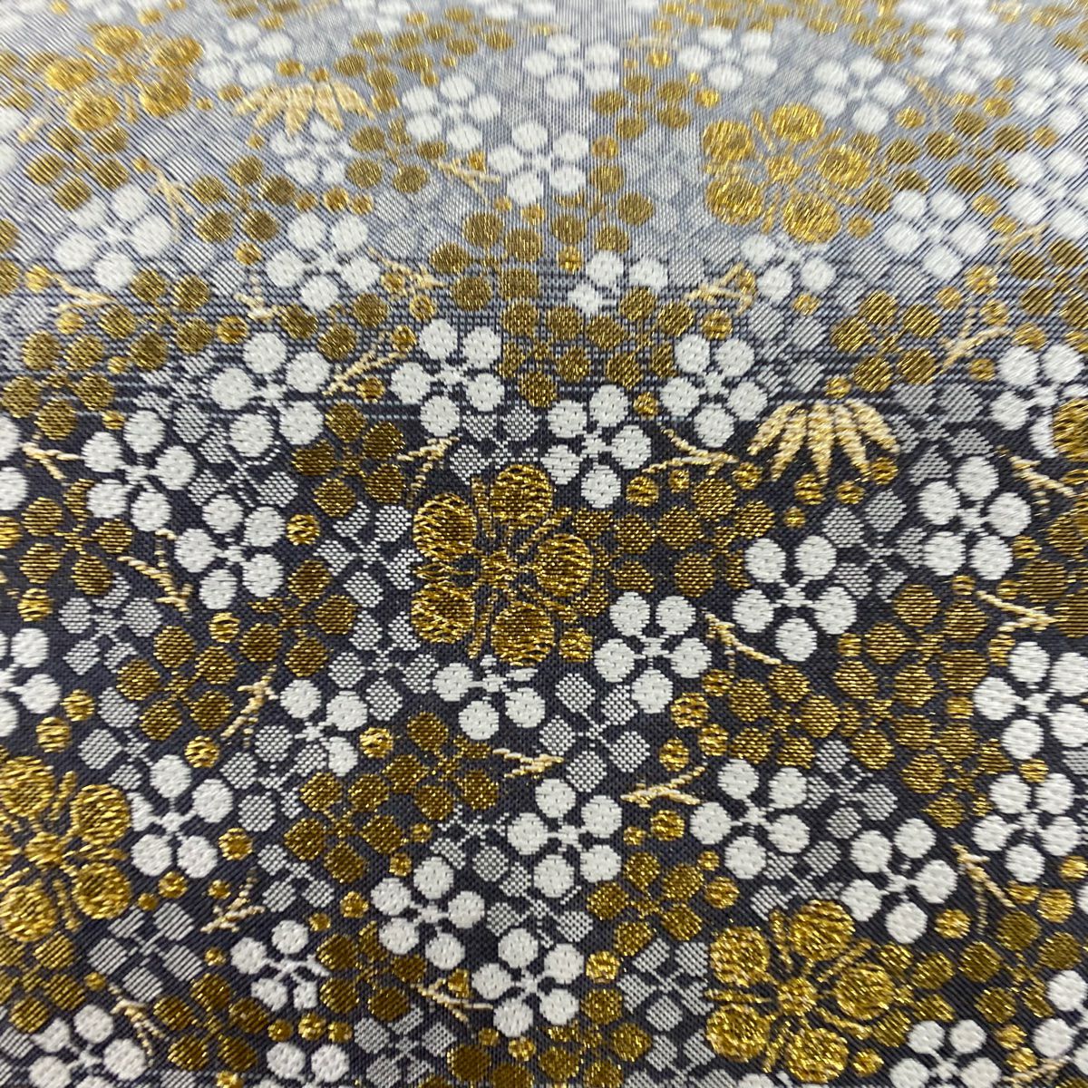 【美品】 袋帶 名品級 梅花鉢 笹 金絲 灰色 六通 純蠶絲