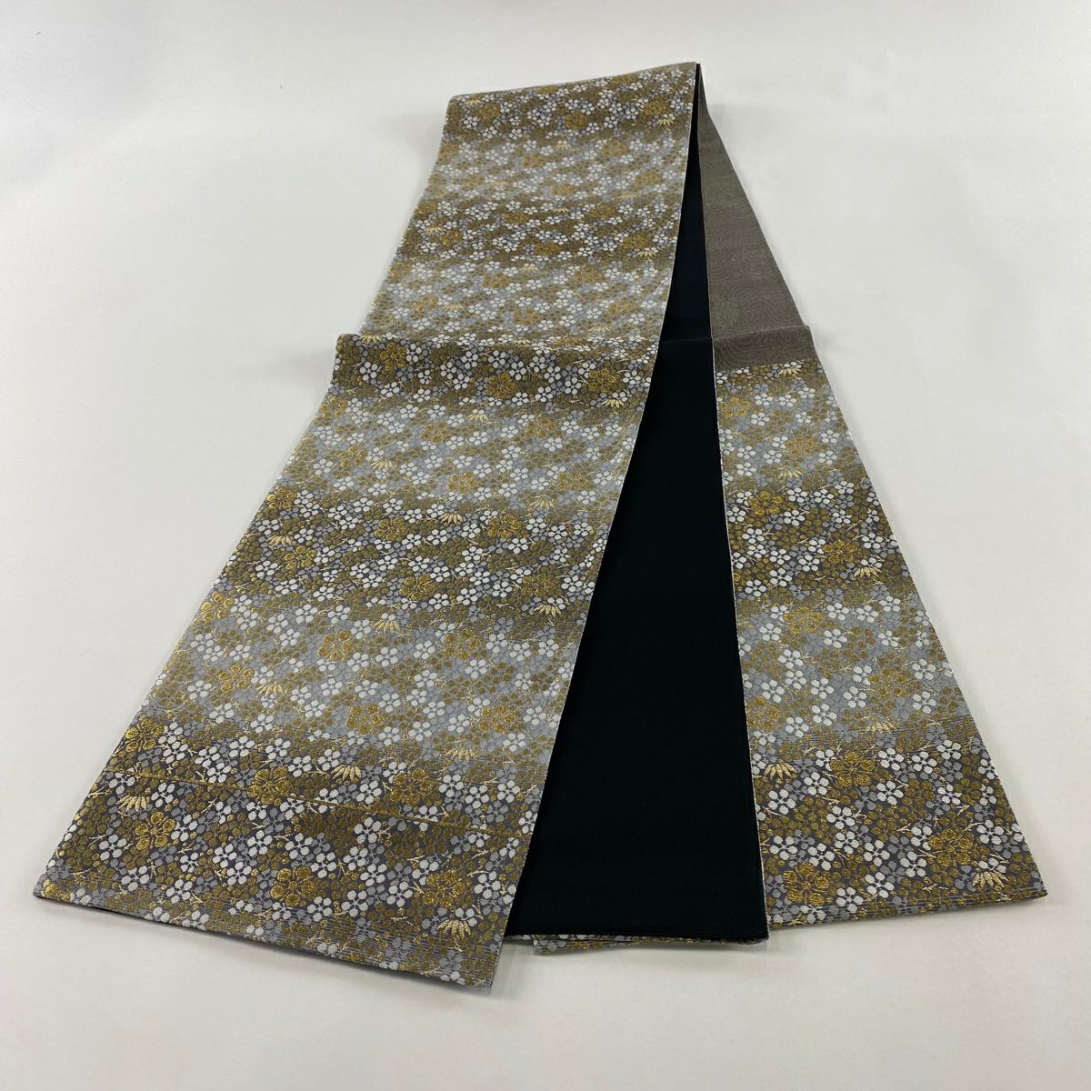 【美品】 袋帶 名品級 梅花鉢 笹 金絲 灰色 六通 純蠶絲