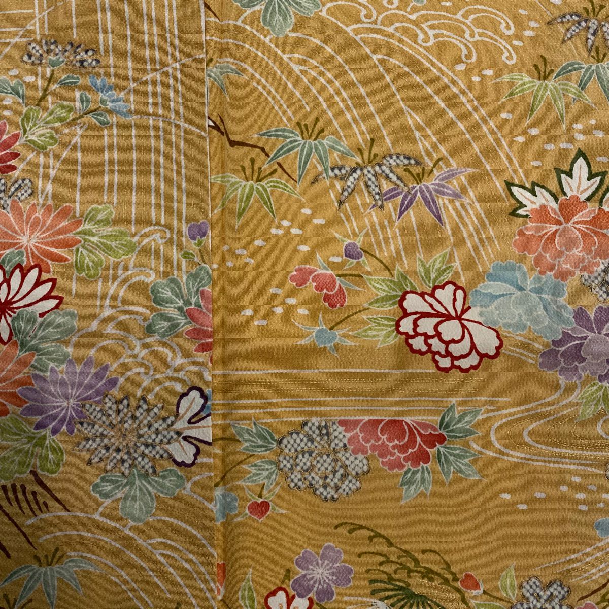 【美品】 小紋 身長161.5cm 袖長65.5cm M 雙層 松樹竹子梅花 草花紋紋 金銀彩 絞染 山吹茶 純蠶絲 秀品級