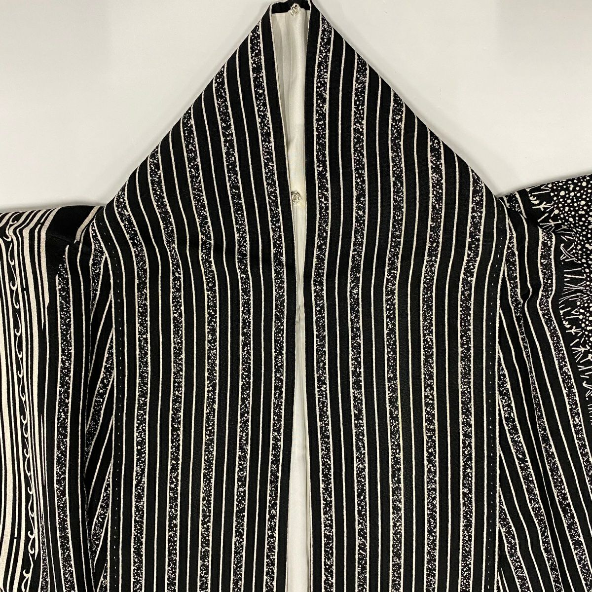 【美品】 付下 身長162cm 袖長64.5cm M 雙層 落款あり 縦縞 草花紋紋 黑 純蠶絲 名品級