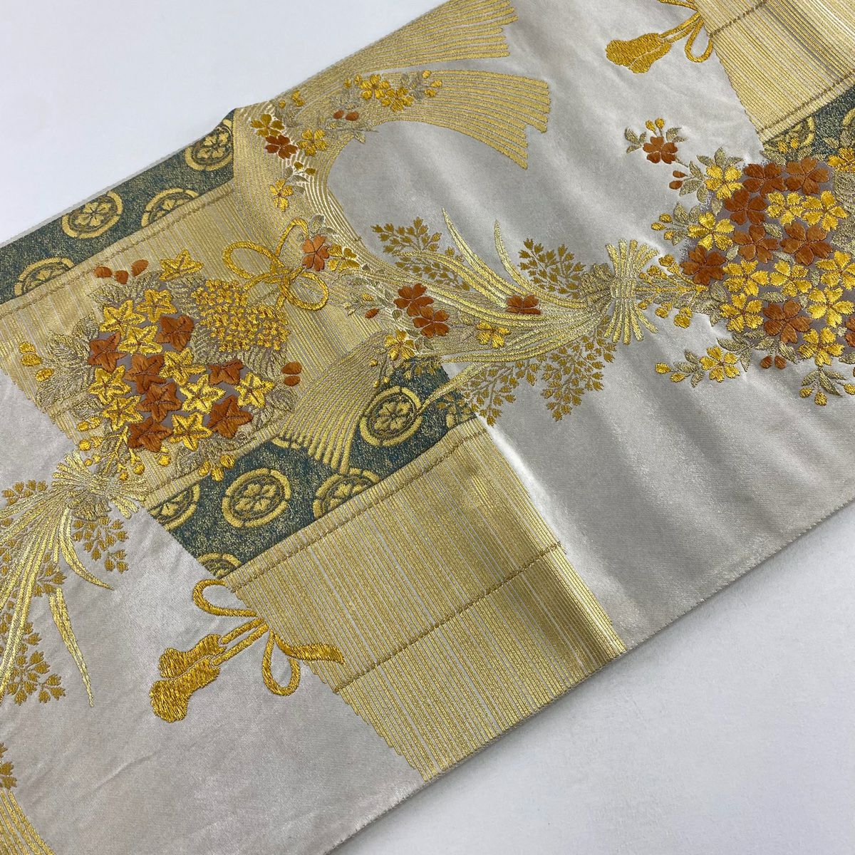 袋帶 秀品級 御簾花束紋 金絲 刺繡 灰白 お太鼓圖案 純蠶絲