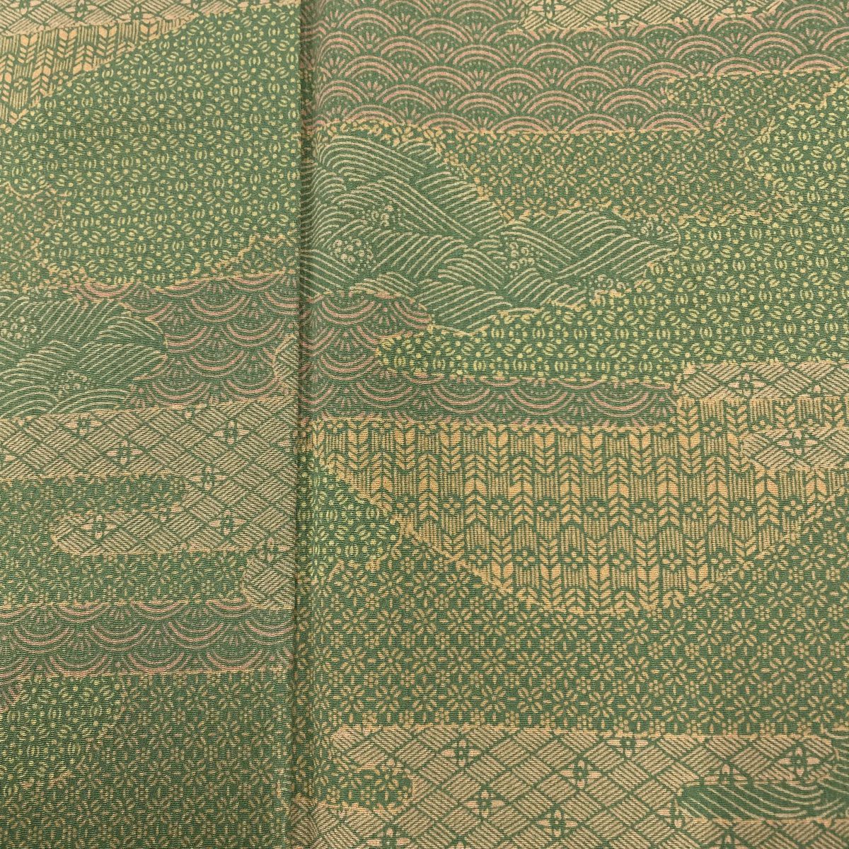 【美品】 小紋 身長156.5cm 袖長62cm S 雙層 落款あり 青海波 ヱ霞 よもぎ 綠 純蠶絲 秀品級