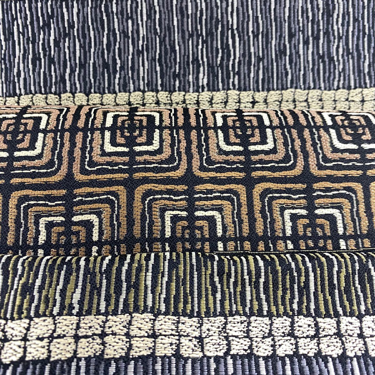 【美品】 袋帶 名品級 段紋 幾何圖案 金金箔 黑 六通 純蠶絲