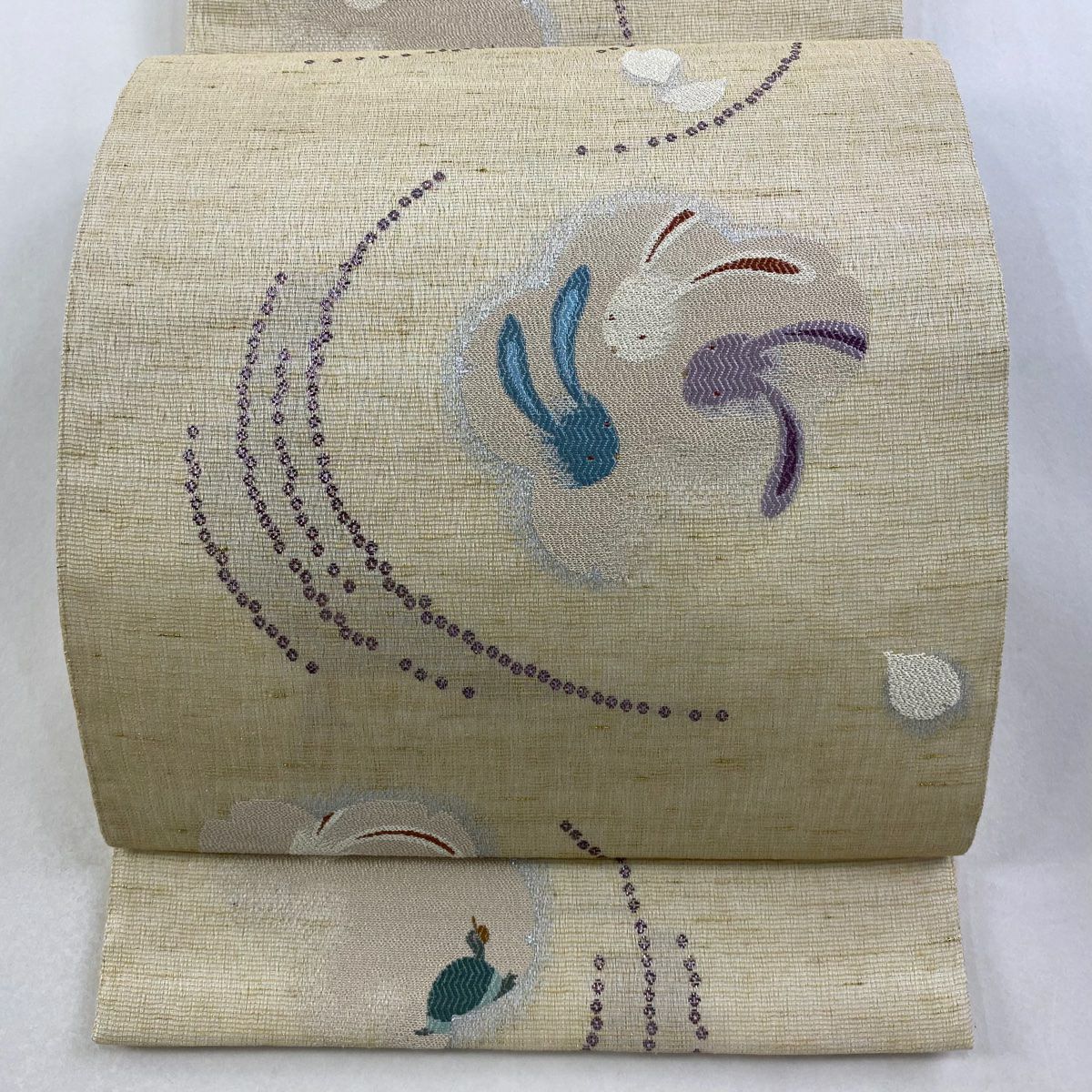 【美品】 袋帶 逸品級 兔子 花瓣 金金箔 金絲 米色 六通 純蠶絲