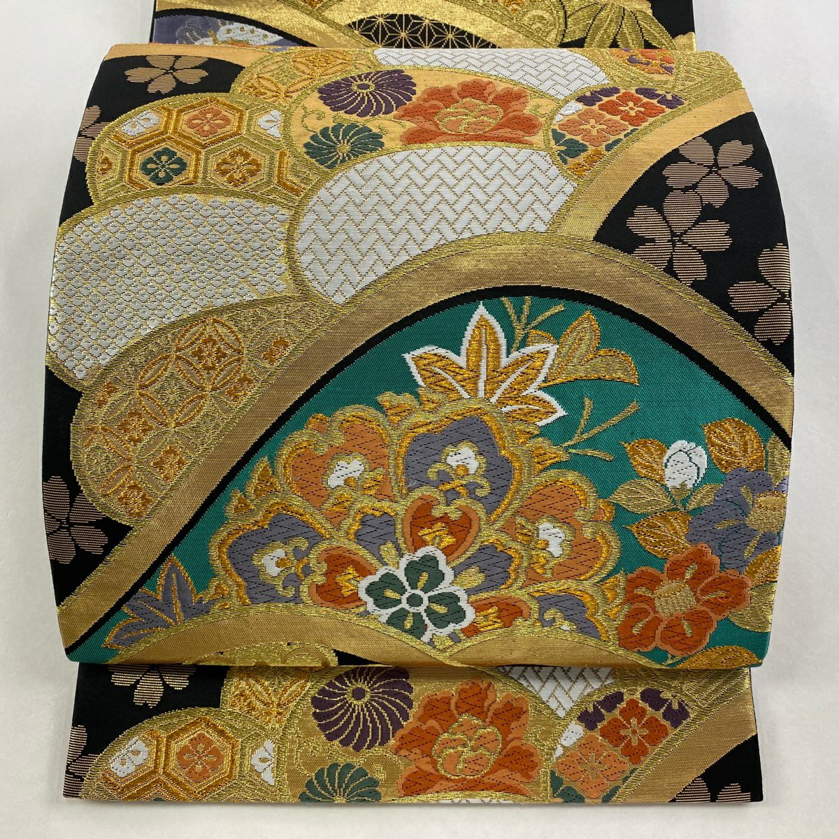 【美品】 袋帶 秀品級 華紋 蝶 唐織 金絲 黑 六通 純蠶絲