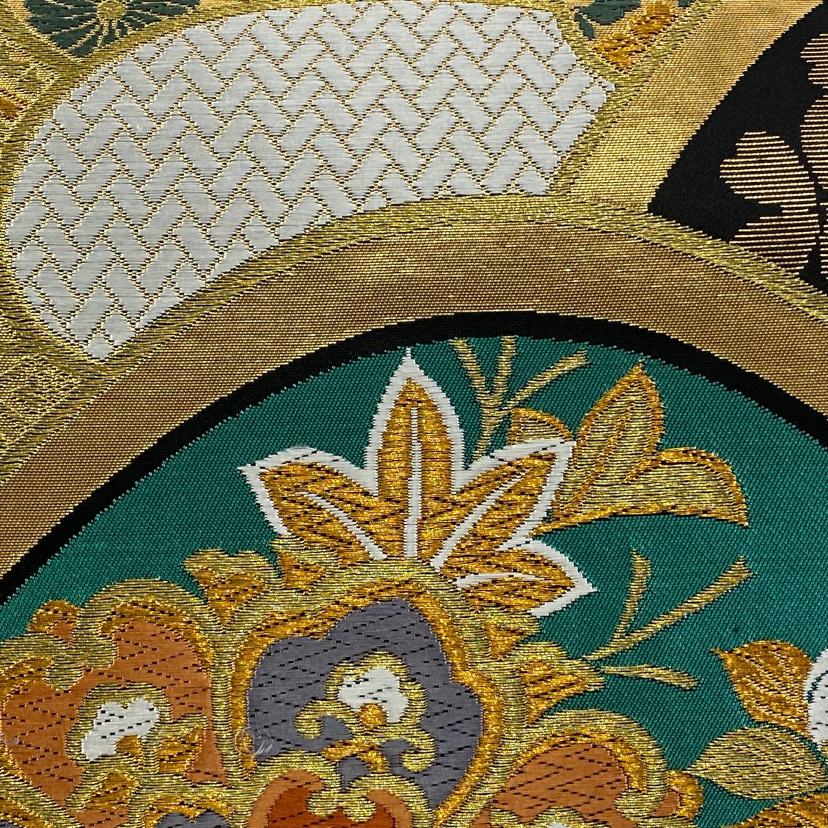 【美品】 袋帶 秀品級 華紋 蝶 唐織 金絲 黑 六通 純蠶絲