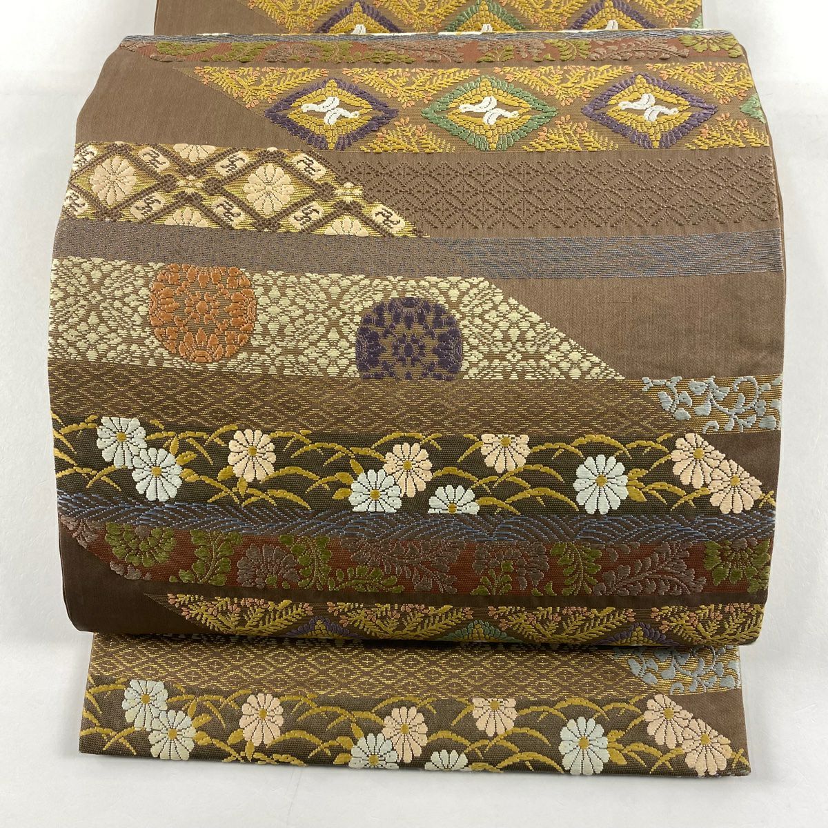 【美品】 袋帶 秀品級 鈴乃屋 向鳥 草花紋刺繡 金金箔 焦茶 六通 純蠶絲