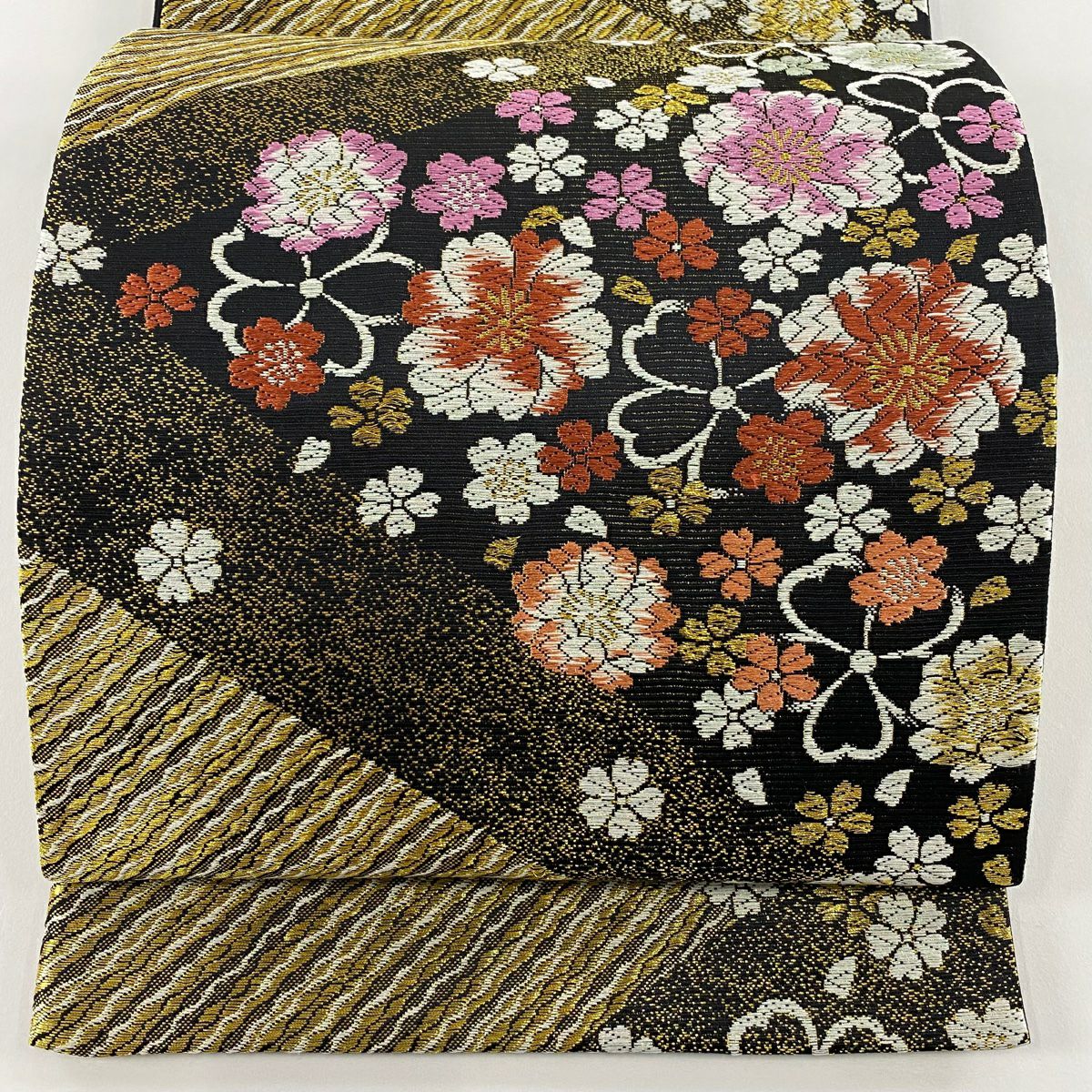 【美品】 袋帶 秀品級 花 斜紋 金絲 唐織 黑 六通 純蠶絲