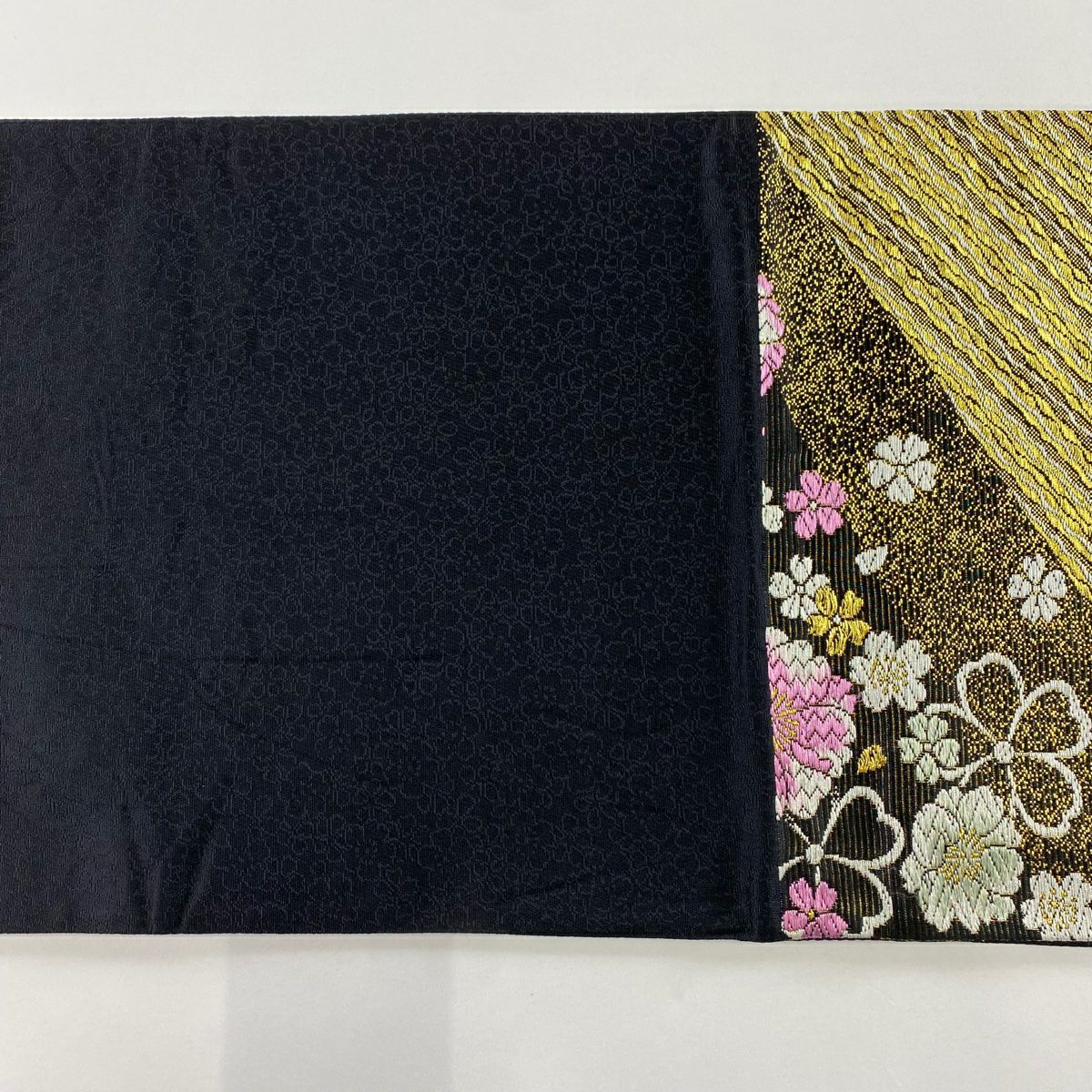 【美品】 袋帶 秀品級 花 斜紋 金絲 唐織 黑 六通 純蠶絲