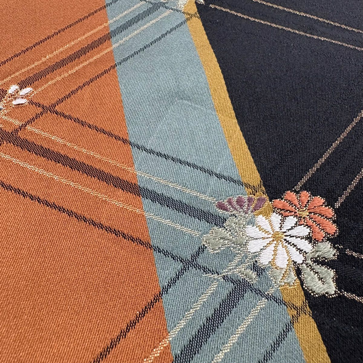 【美品】 袋帶 秀品級 草花紋 斜格 金絲 金金箔 黑 六通 純蠶絲
