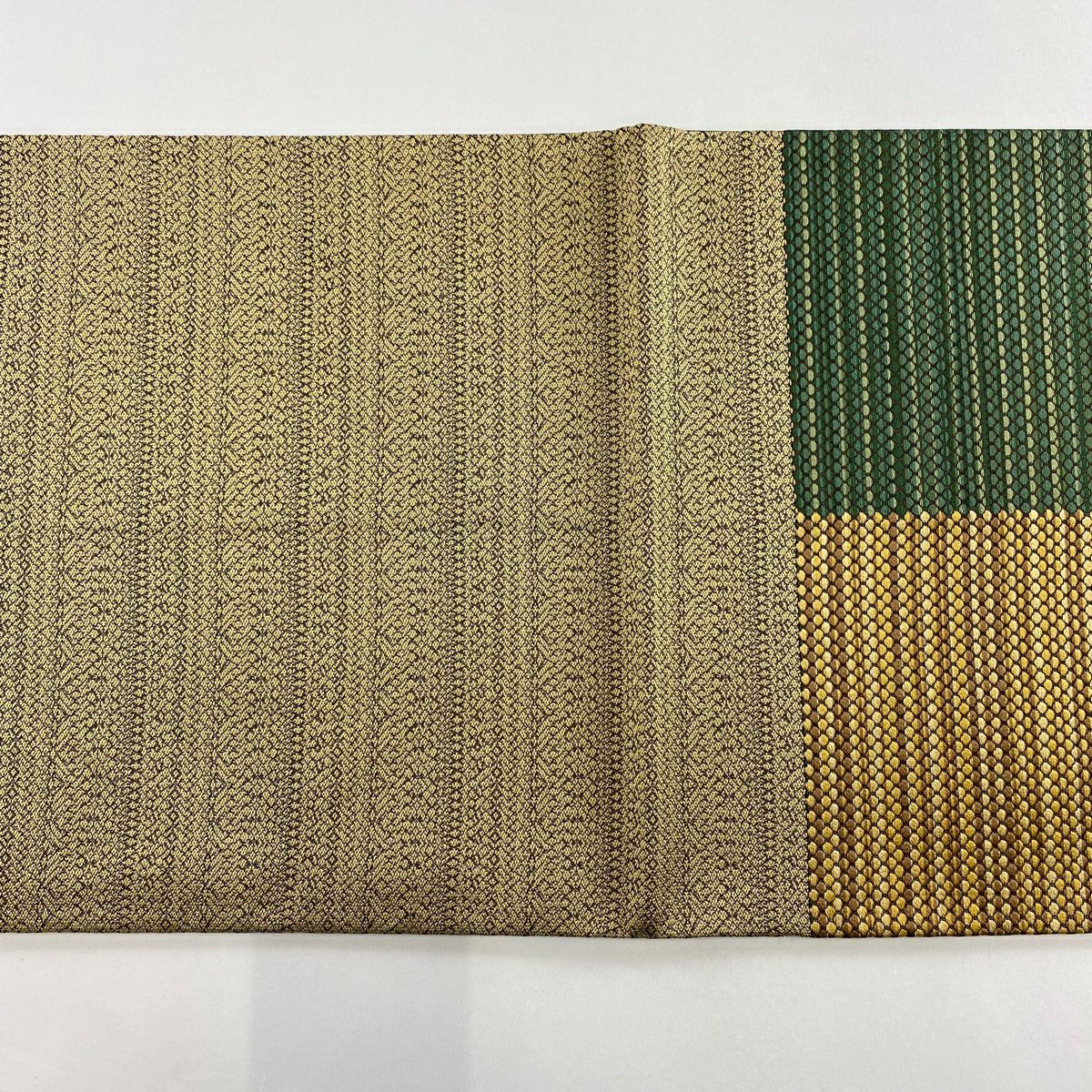 【美品】 袋帶 秀品級 市松樹 幾何圖案 刺繡 綠 六通 純蠶絲
