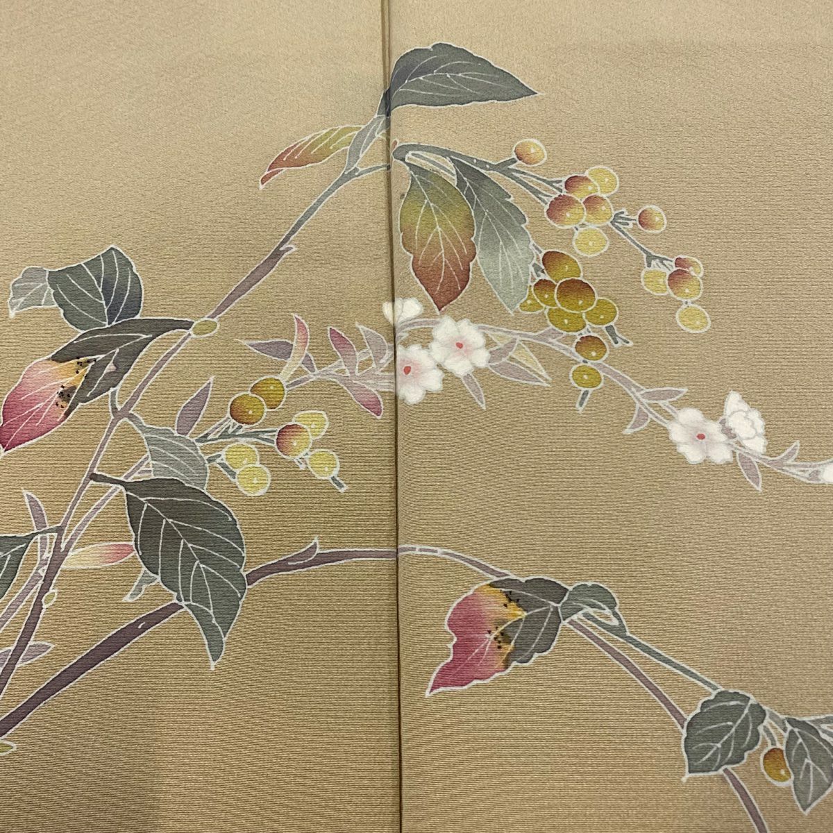 【美品】 付下 身長154cm 袖長61.5cm S 雙層 百貫達雄 落款あり 葉與果 草花紋紋 漸層 米色 純蠶絲 名品級 一個紋
