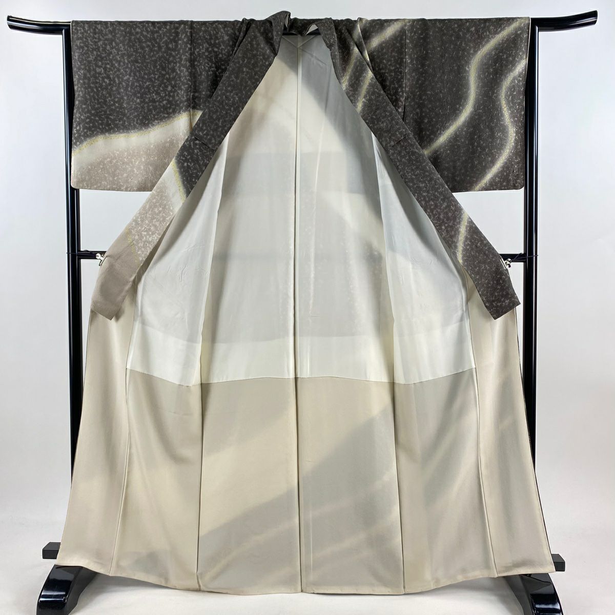 訪問服 身長166.5cm 袖長65cm M 雙層 花唐草紋 霞 刺繡 金彩裝飾 灰茶 純蠶絲 名品級